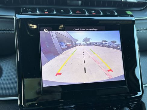 New 2025 Jeep Grand Cherokee Altitude image 14