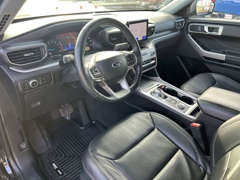 Used 2023 Ford Explorer XLT w/ Equipment Group 202A image 20