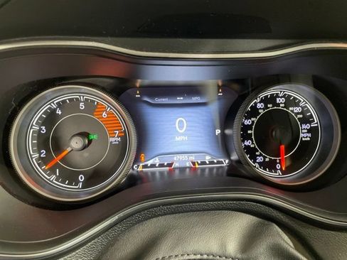 Used 2019 Jeep Cherokee Limited AWD/4WD image 28