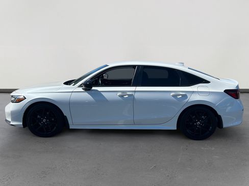 Used 2025 Honda Civic Sport image 2