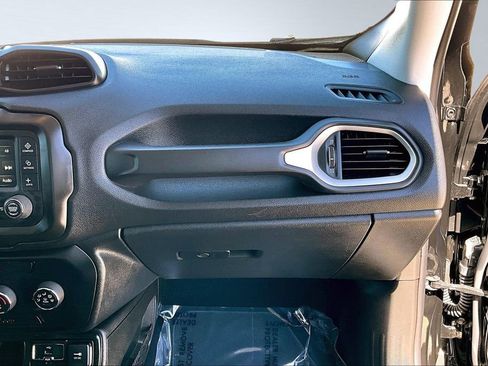 Certified 2020 Jeep Renegade Sport FWD image 17