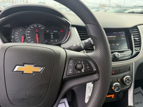 Used 2022 Chevrolet Trax LS w/ Tint and Cruise Package image 22