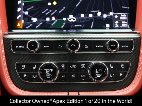 Used 2025 Bentley Bentayga AWD/4WD image 46