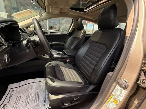 Used 2017 Ford Fusion SE w/ Equipment Group 201A AWD/4WD image 9