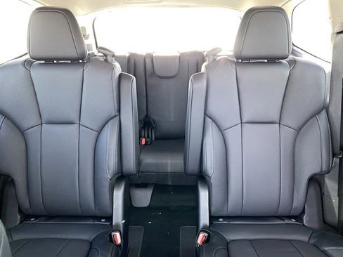 New 2025 Subaru Ascent Limited image 11