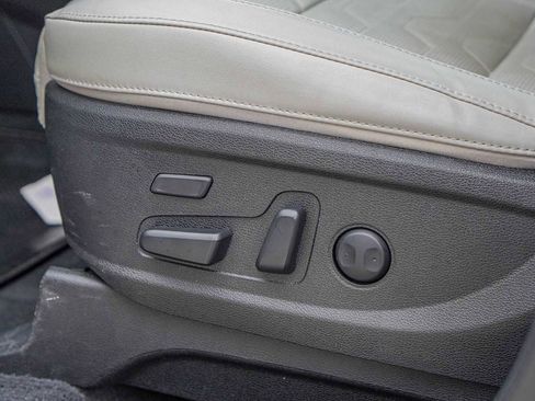 Certified 2022 Kia Telluride SX w/ SX Prestige Package image 26