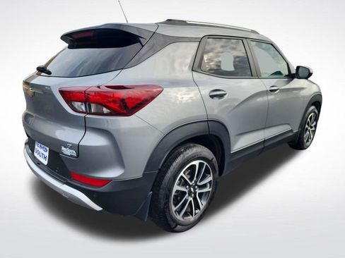 Used 2024 Chevrolet TrailBlazer LT w/ Convenience Package image 8