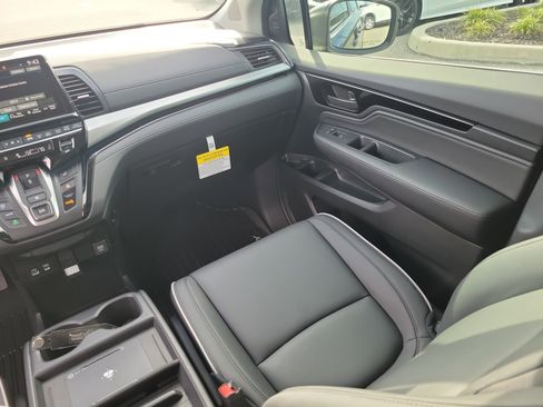 New 2026 Honda Odyssey Touring image 20