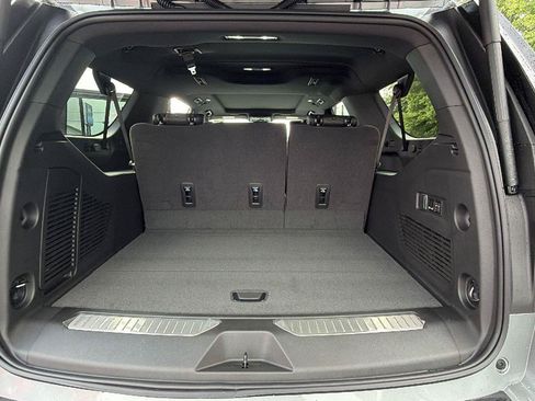 New 2026 Chevrolet Suburban High Country AWD/4WD image 14
