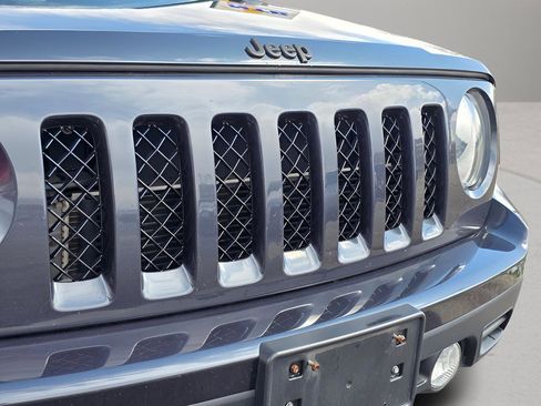 Used 2016 Jeep Patriot Latitude image 9