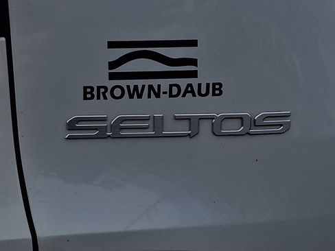 Certified 2024 Kia Seltos SX w/ SX Sunroof Package image 32