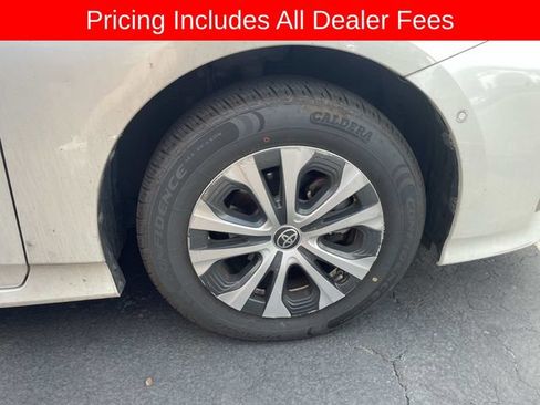 Used 2020 Toyota Prius LE AWD/4WD image 12