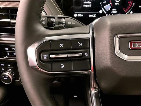 Used 2025 GMC Yukon Elevation w/ Elevation Premium Package AWD/4WD image 27