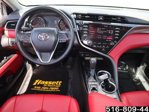 Used 2019 Toyota Camry XSE image 13
