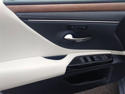 New 2025 Lexus ES 350 w/ Premium Package image 16