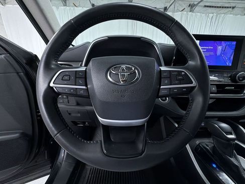 Certified 2024 Toyota Highlander XLE AWD/4WD image 29