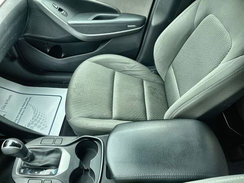 Used 2017 Hyundai Santa Fe SE image 23