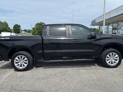 Used 2020 Chevrolet Silverado 1500 Custom w/ Custom Value Package AWD/4WD image 6