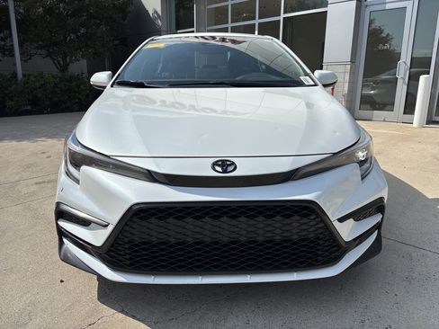 Used 2025 Toyota Corolla XSE FWD image 5