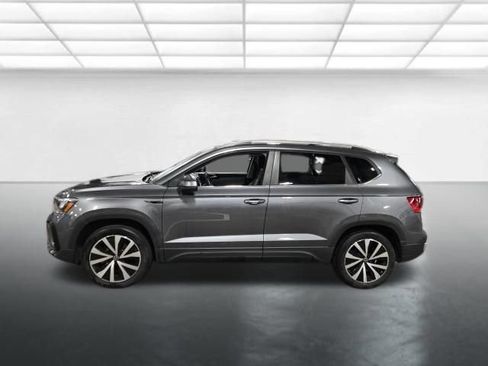 Used 2022 Volkswagen Taos SE AWD/4WD image 7