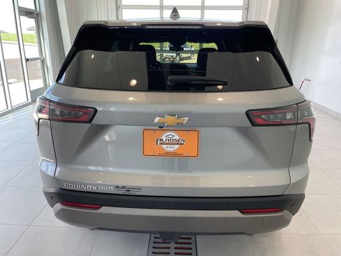 Used 2025 Chevrolet Equinox LT AWD/4WD image 3