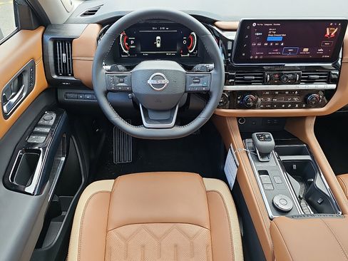 New 2026 Nissan Pathfinder Platinum AWD/4WD image 7