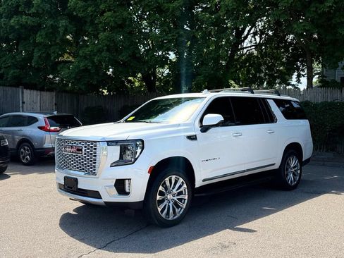 Used 2021 GMC Yukon XL Denali AWD/4WD image 2