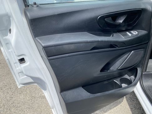 Used 2021 Mercedes-Benz Metris w/ Premium Safety Package image 17