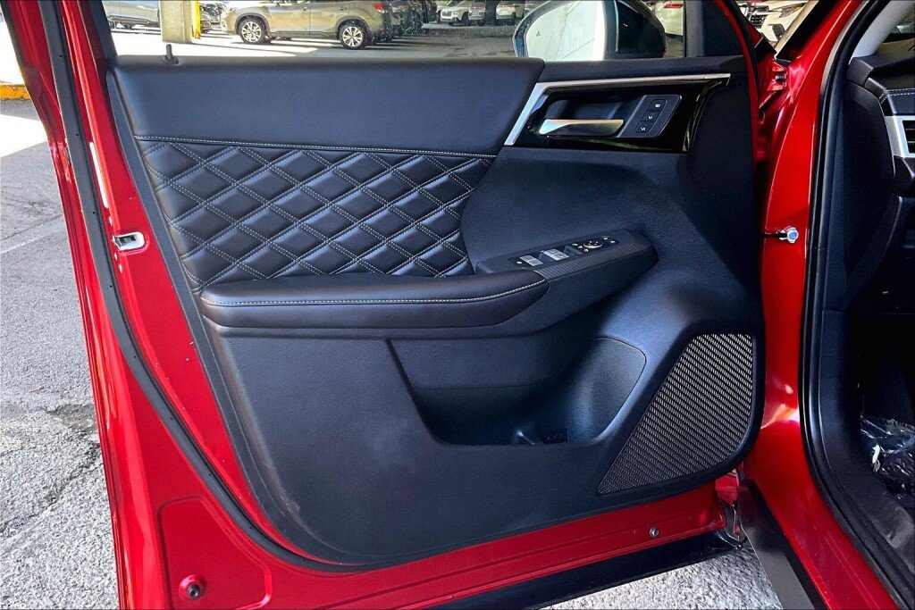 Used 2022 Mitsubishi Outlander SEL AWD/4WD image 12