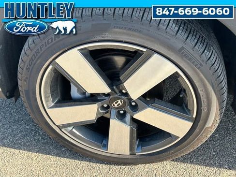 Used 2025 Hyundai Santa Fe Limited image 8