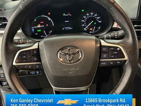 Used 2022 Toyota Sienna XLE FWD image 11