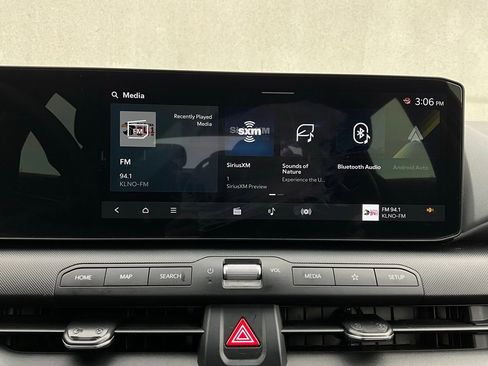 Used 2025 Kia K4 LXS image 31