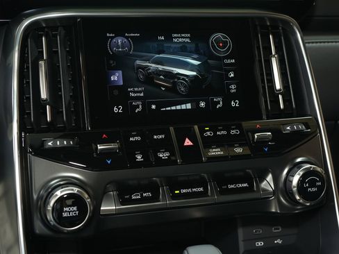 Used 2026 Lexus LX 700h Ultra Luxury AWD/4WD image 18
