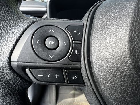 Used 2020 Toyota Corolla L image 18