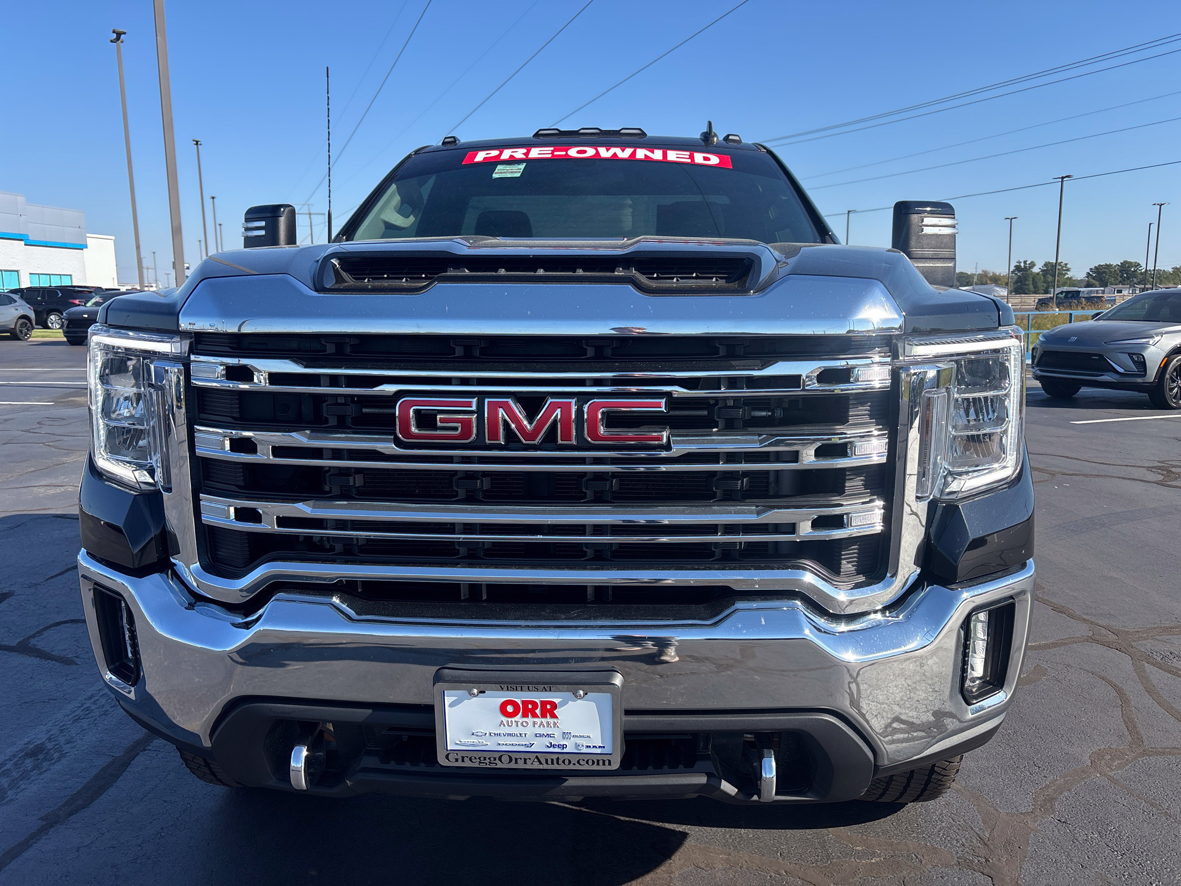 Used 2022 GMC Sierra 3500 SLE w/ SLE Convenience Package AWD/4WD image 2