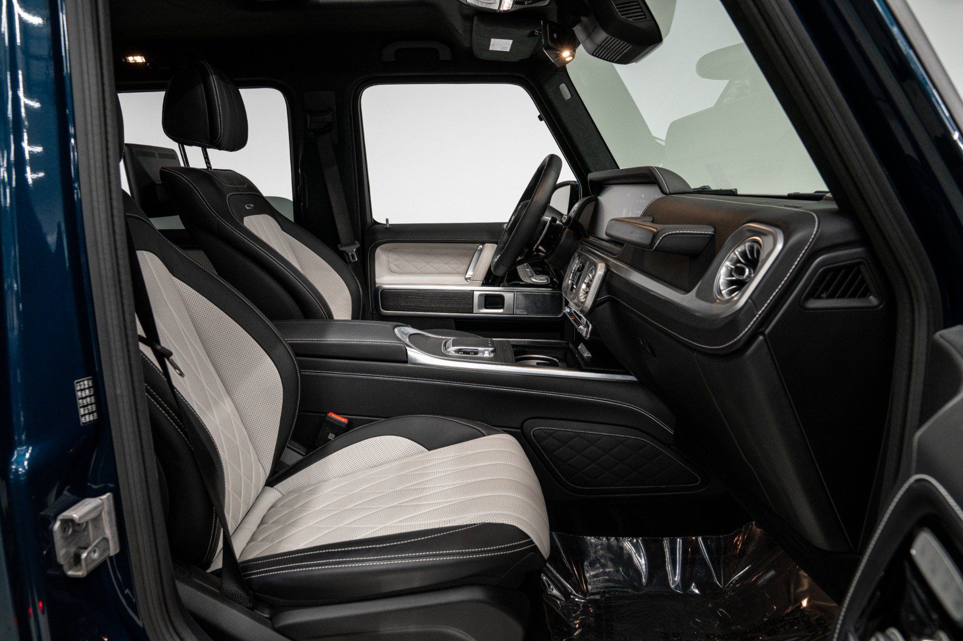 Used 2026 Mercedes-Benz G 63 AMG 4MATIC image 34