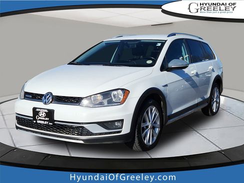 Used 2017 Volkswagen Golf Alltrack SEL image 1