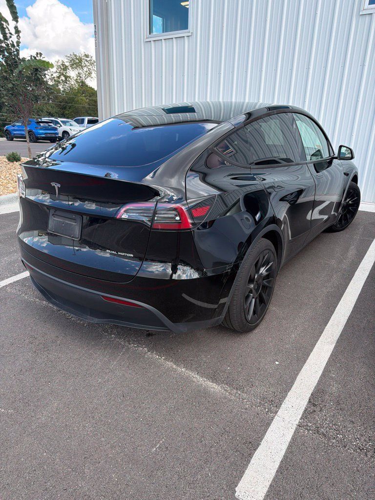 Used 2023 Tesla Model Y Long Range AWD/4WD image 3