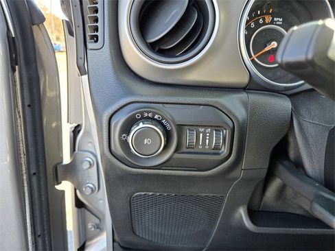 Used 2020 Jeep Wrangler Unlimited Sport S image 22