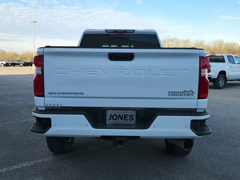 Used 2022 Chevrolet Silverado 2500 High Country w/ Technology Package image 7