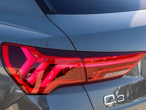 New 2025 Audi Q3 2.0T Premium image 12