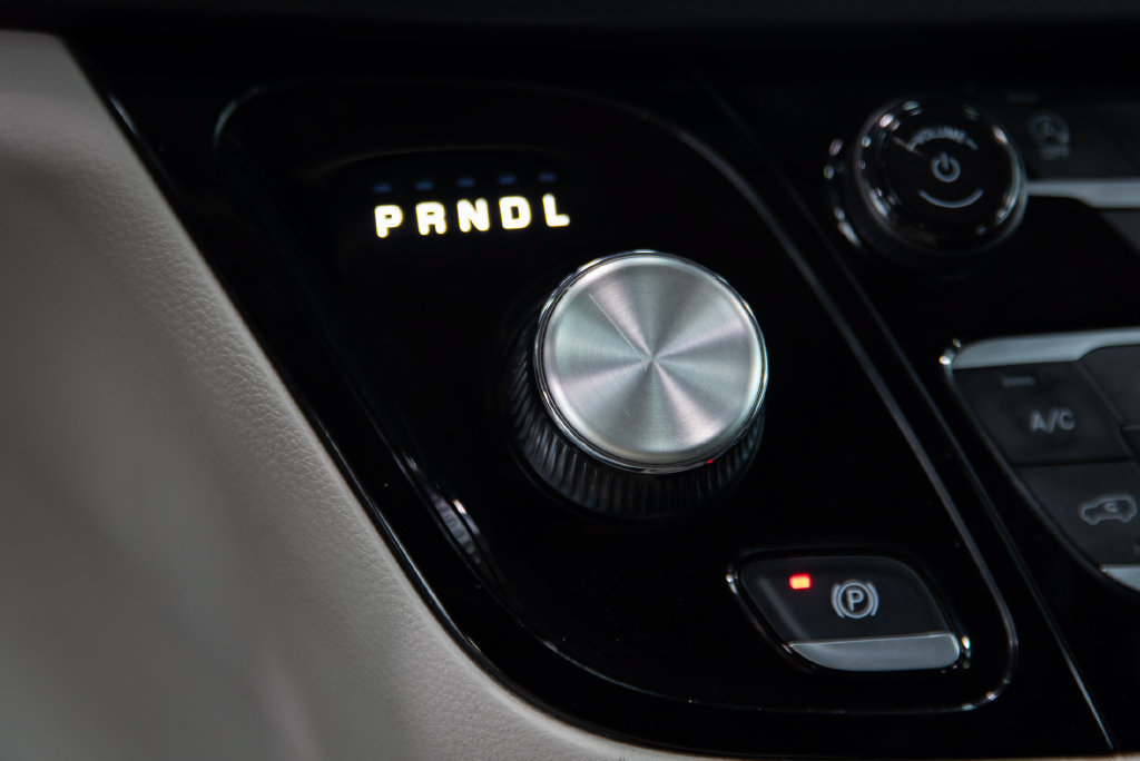 Used 2024 Chrysler Pacifica Touring-L FWD image 24