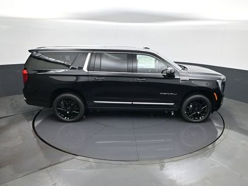 New 2026 GMC Yukon XL Denali w/ Sun & Power Step Package image 17