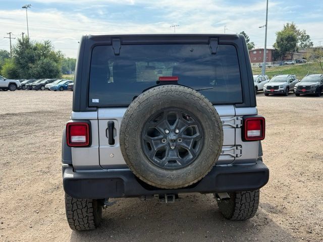 Used 2018 Jeep Wrangler Unlimited Sport S AWD/4WD image 4