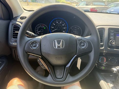 Used 2020 Honda HR-V LX image 28