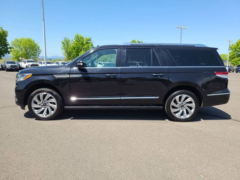 Used 2024 Lincoln Navigator L 4WD image 11
