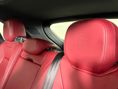 Used 2022 Porsche Cayenne image 19