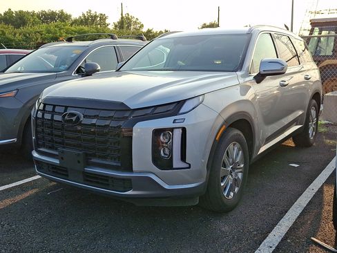 Certified 2024 Hyundai Palisade SEL FWD image 3