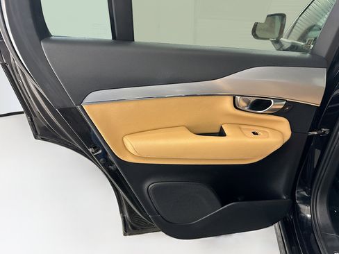 Used 2017 Volvo XC90 T6 Momentum w/ Vision Package image 28