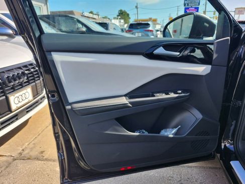 New 2025 Volkswagen Taos S image 9